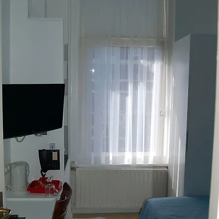 Mimosa Scheveningen Гаага