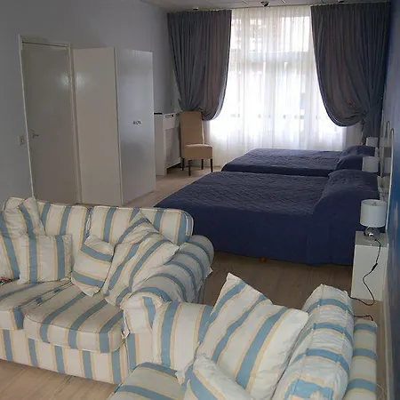 Mimosa Scheveningen Гаага